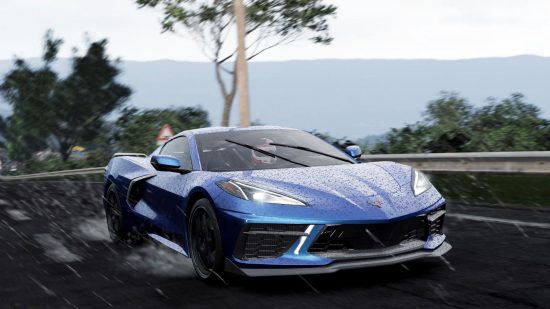 Лучшие игры для ПК: вождение синего спорткара под проливным дождем в Project Cars 3