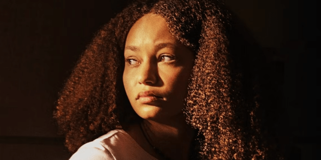 дочь Джоэла Сара