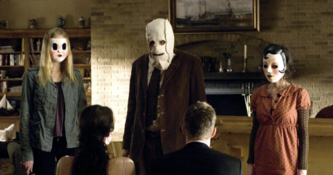 Сцена после титров в фильме Незнакомцы